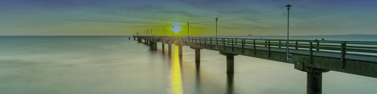 Brücke beim Sonnenuntergang